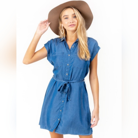 Francesca's Collections Dresses & Skirts - Francesca's Collections Denim Shirt Dress with Belt